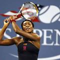 Kljub ne najboljšemu servisu se je Venus Williams zlahka uvrstila v drugo kolo.