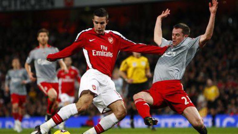 Robin Van Persie se je izkazal z izjemno potezo v prvem polčasu.