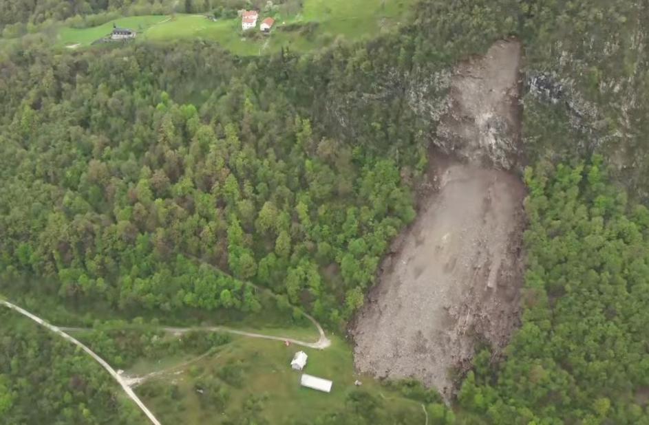 plaz planina Polog nad dolino Tolminke