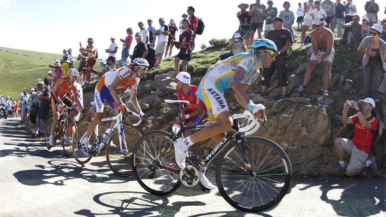 Alberto Contador si je znova nadel rumeno majico. (Foto: Reuters)