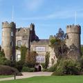 Grad Malahide v Dublinu ponuja na ogled številne sobane in mogočne dvorane.