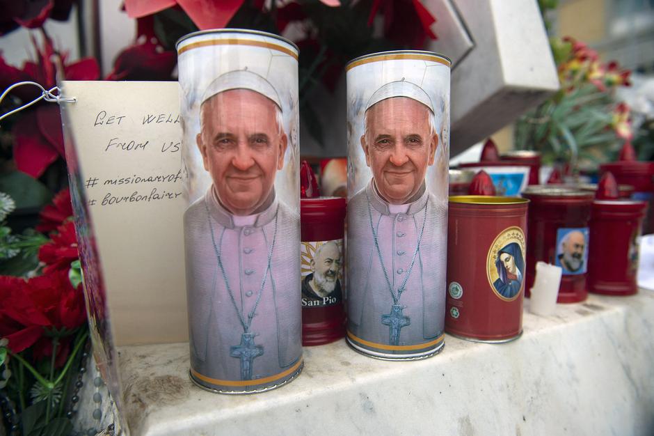 sveče papež Frančišek Vatikan Rim | Avtor: Profimedia