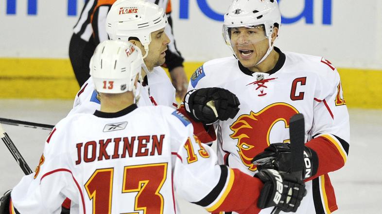 Slavljenec Jarome Iginla (desno). (Foto: Reuters)