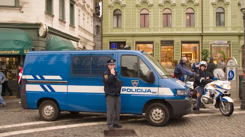 Policija