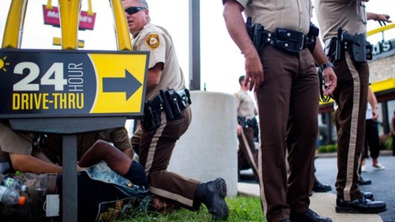 Nasilni protesti v Fergusonu