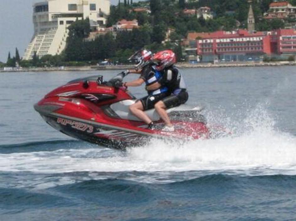 Vodni skuterji sicer spadajo med luksuzno kategorijo izdelkov, ki pa postajajo v