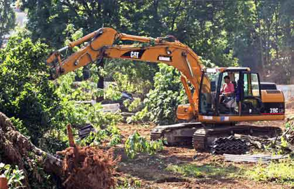 V Stegnah je padla še zadnja drvarnica.
