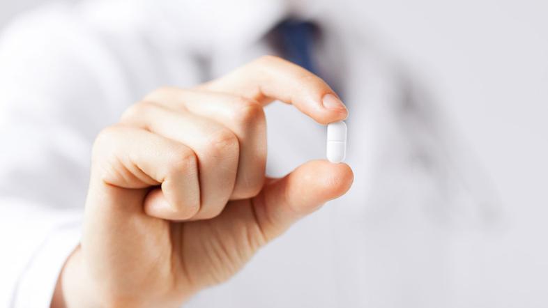 Zivljenje 11.11.13, tableta, zdravljenje, zdravje, foto: Shutterstock