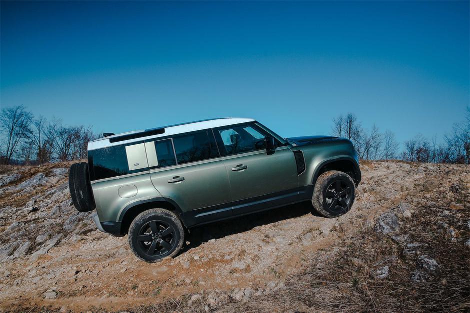 Land Rover Defender | Avtor: Saša Despot