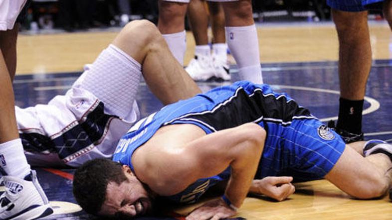 Hedo Turkoglu je v bolečinah obležal na tleh.