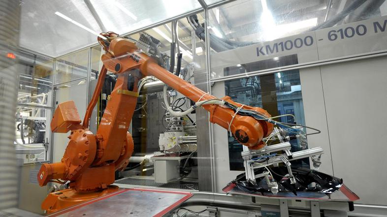 Hella Saturnus Slovenija