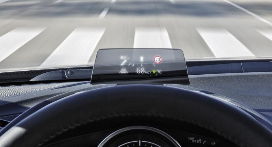 Mazda HUD | Avtor: Mazda