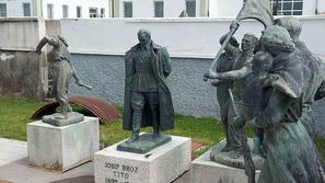 Park vojaške zgodovine Pivka, kipi