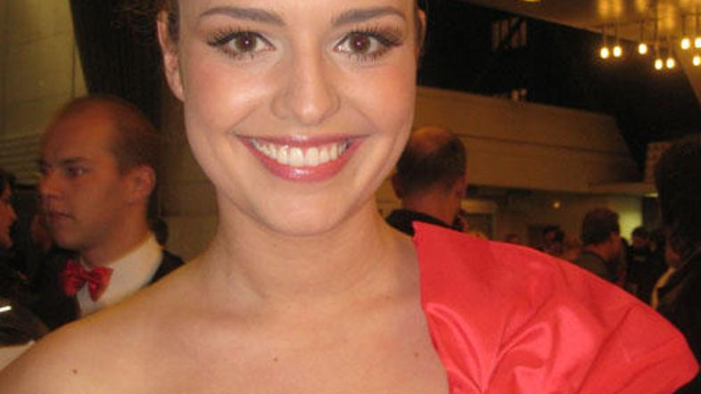 Tadeji se punce, ki bi naredile vse, samo da se piše o njih, smilijo.