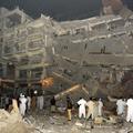 V eksploziji bombe pred luksuznim hotelom v mestu Pešavar na severozahodu Pakist