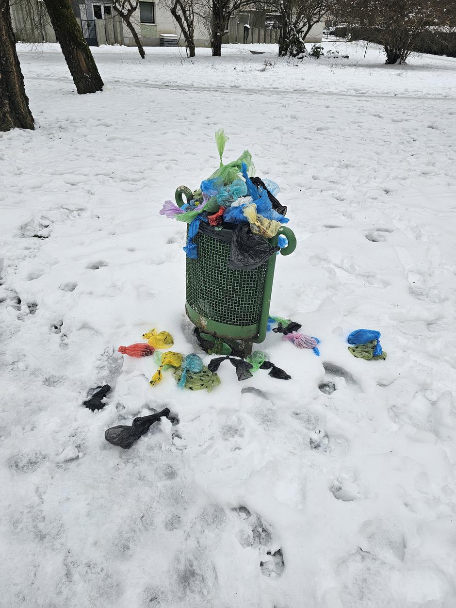 Smeti v Šiški | Avtor: Bralec