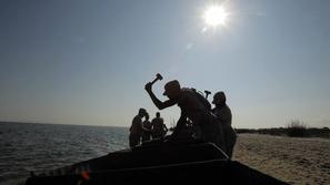 naftni madež, ZDA, pregrada, gradnja