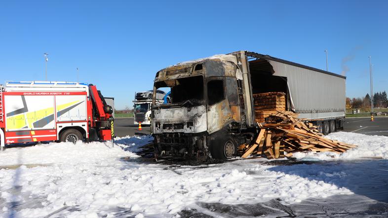 požar na tovornem vozilu