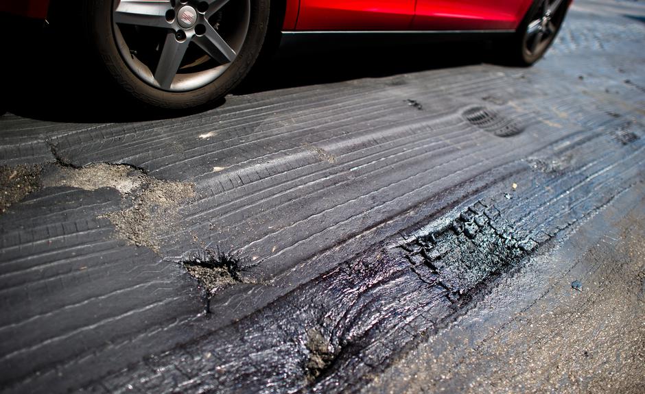 Asfalt in vročina kolesnice poskodbe | Avtor: Epa