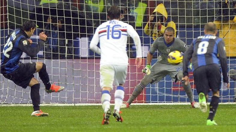 inter sampdoria diego milito gol sergio romero enajstmetrovka penal strel