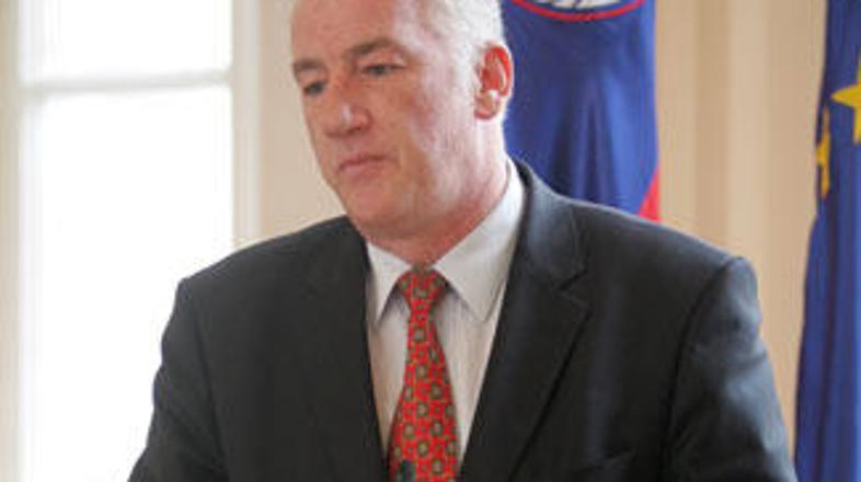 "Slovenija ne bi smela ovirati Hrvaške," je prepričan Roberto Battelli, predstav