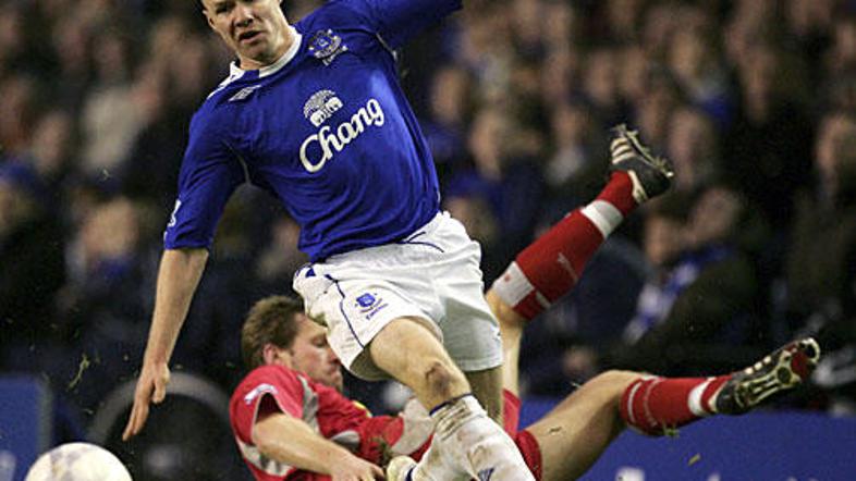 Andy Johnson je podaljšal pogodbo s svojim delodajalcem.