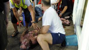 Rus je potreboval prvo pomoč. (Foto: Reuters)