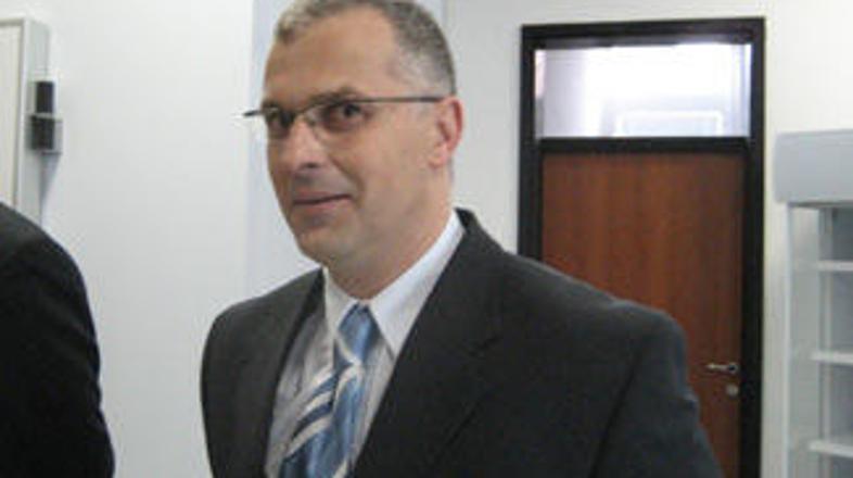 Le nekaj ur potem, ko smo mu povedali za pogodbo med LTH in Agovitom, je Iztok H