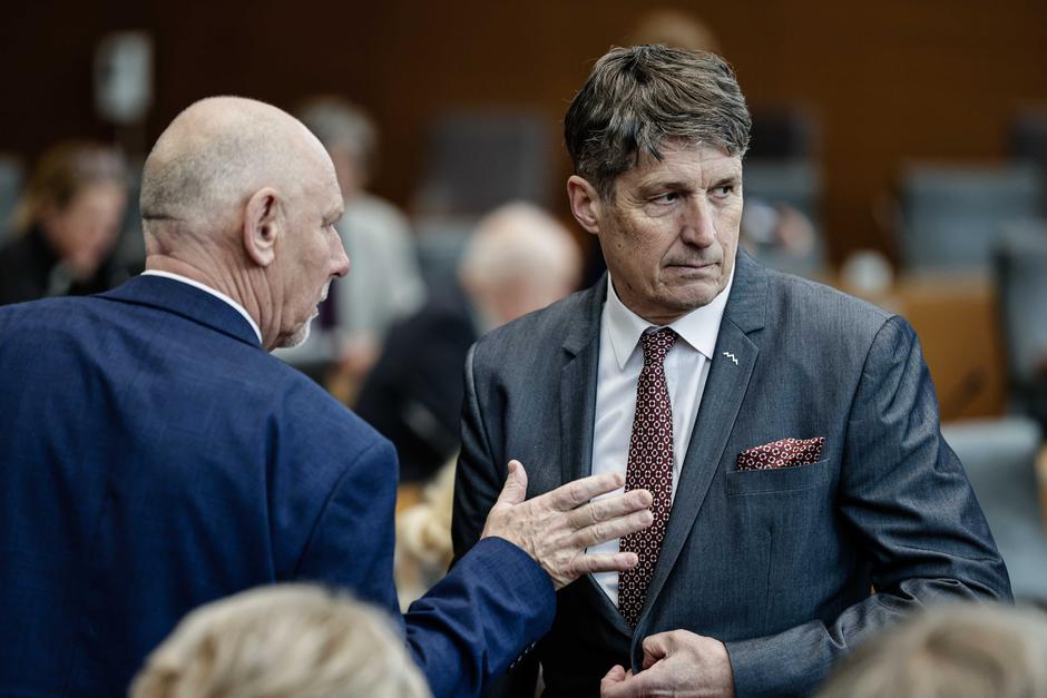 interpelacija Boštjan Poklukar, Borut Sajovic | Avtor: Saša Despot