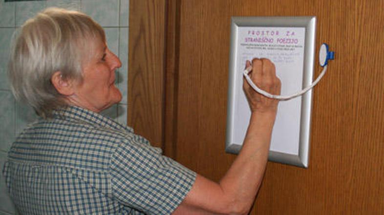 Prvi verz v ženskih sanitarijah je prišel izpod peresa Trebanjke Danice Sila, ki