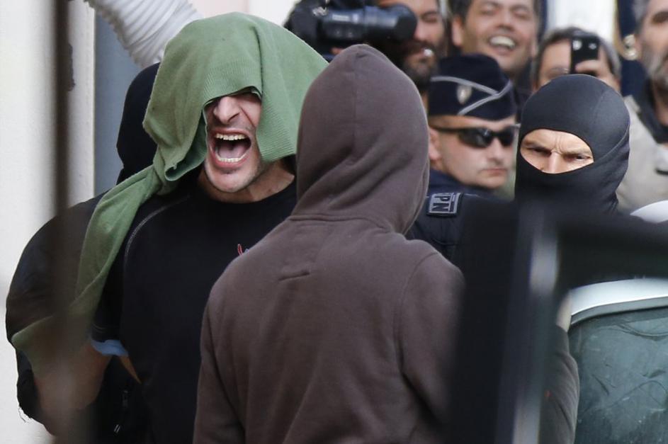 Eta, aretacija, Francija