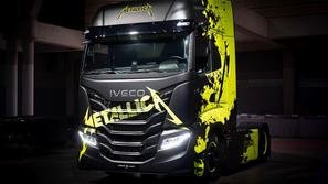 Iveco tovornjak v barvah Metallice