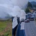 štajerska avtocesta goreče vozilo zaprta
