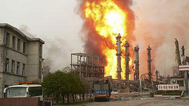 V kitajski kemični tovarni je odjeknilo več eksplozij.
