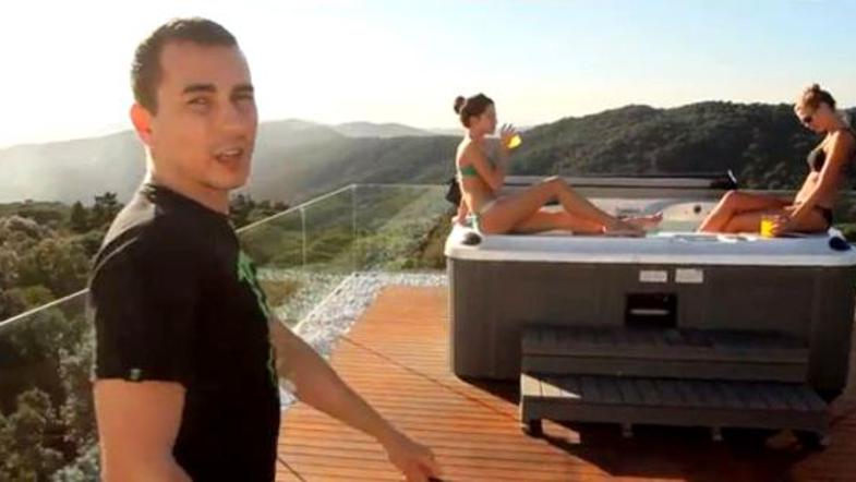 Lorenzo džakuzi jacuzzi bazen dekleta prostitutke