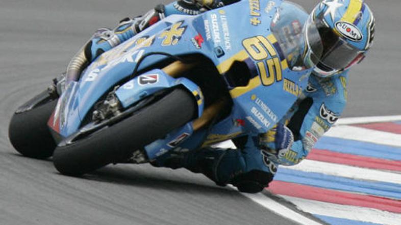 Loris Capirossi, rekorder v številu nastopov, bo dirkal vsaj še leto dni.