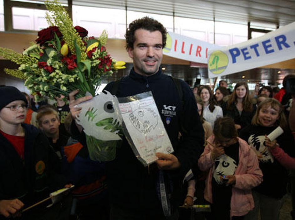 Peter Mankoč je na letališču doživel lep sprejem.