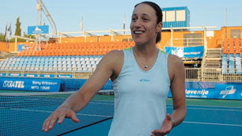 Srebotnikova je ekspresno preskočila prvo oviro.