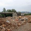 Dela na viaduktu, ki se bo navezal na nekdanjo hitro cesto, stojijo, zato ni pre
