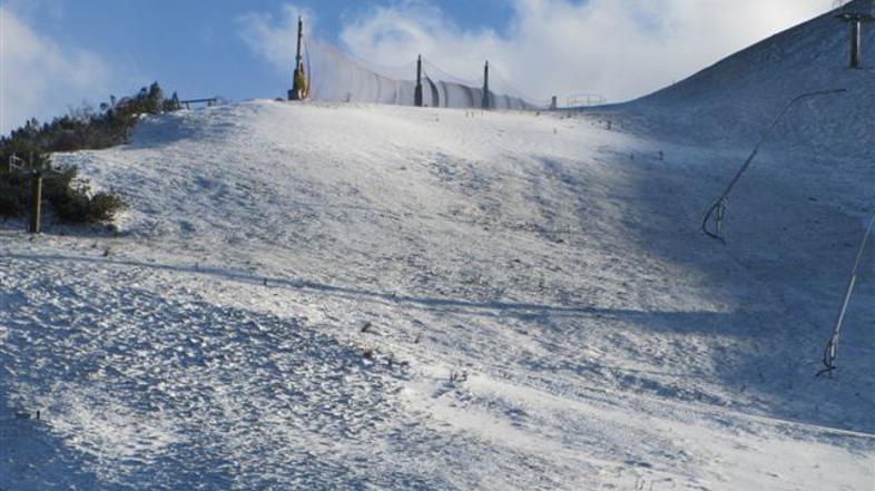 Krvavec pobelil sneg