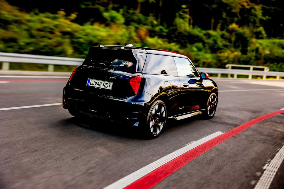 MINI John Cooper Works E | Avtor: Saša Despot