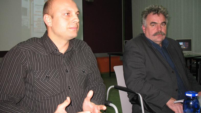 Marko Pritržnik iz Mladinskega centra Velenje in Darko Lihteneker iz MOV upata, 