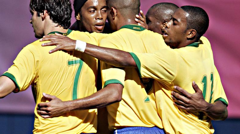 Veselje Brazilcev po zadetku Ronaldinha.