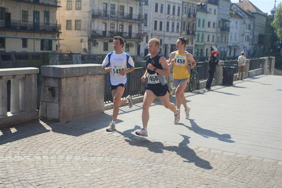 Če želite visokoresolucijsko fotografijo, nam pošljite elektronsko sporočilo na 