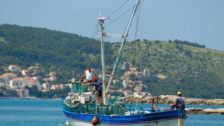 ribiÅ¡ka ladja morje hrvaÅ¡ka reuters