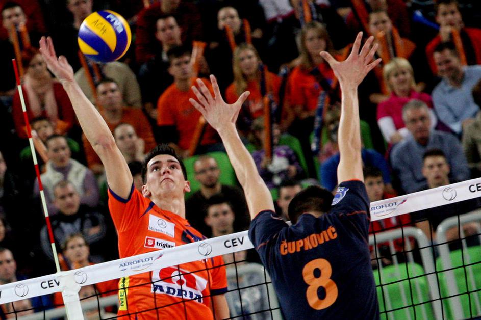 Alen Šket se je izjemno izkazal v petem nizu, v četrtem pa je s soigralci rešil 