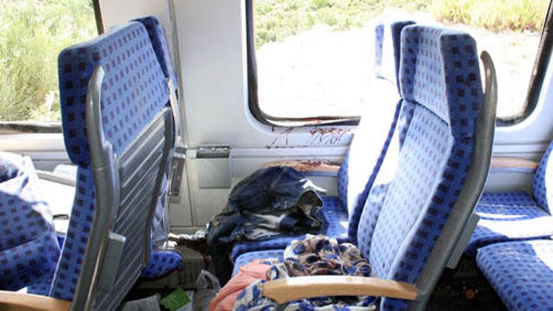 O grozljivosti "vlaka smrti" pričajo fotografije notranjosti vlaka, več si jih o