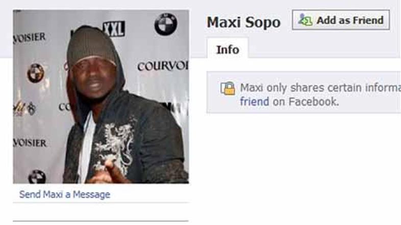 26-letnega begunca so izdali statusi na Facebooku.