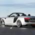 Audiju A5 kabriolet so dodali elemente športnega modela R8.