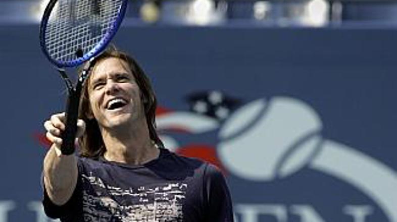 Carrey je v filmčku za spremembo resen.